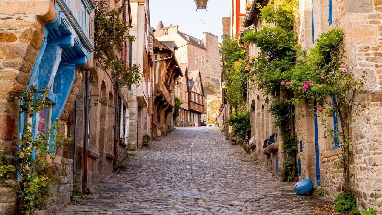 Photo of Others in Dinan