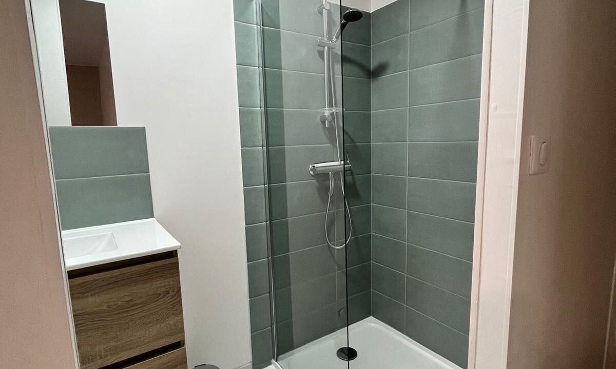 Photo of Bathroom in La Chapelle-sur-Loire