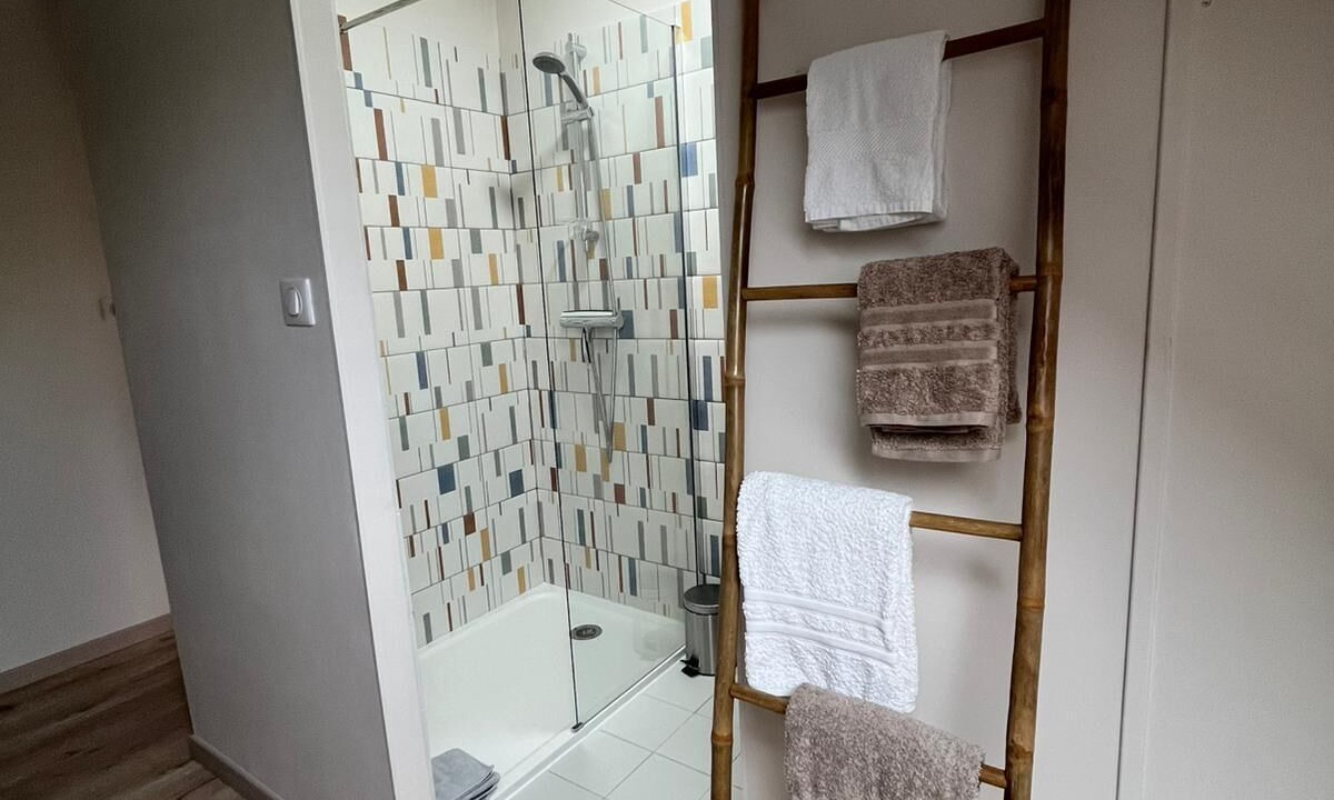 Photo of Bathroom in La Chapelle-sur-Loire