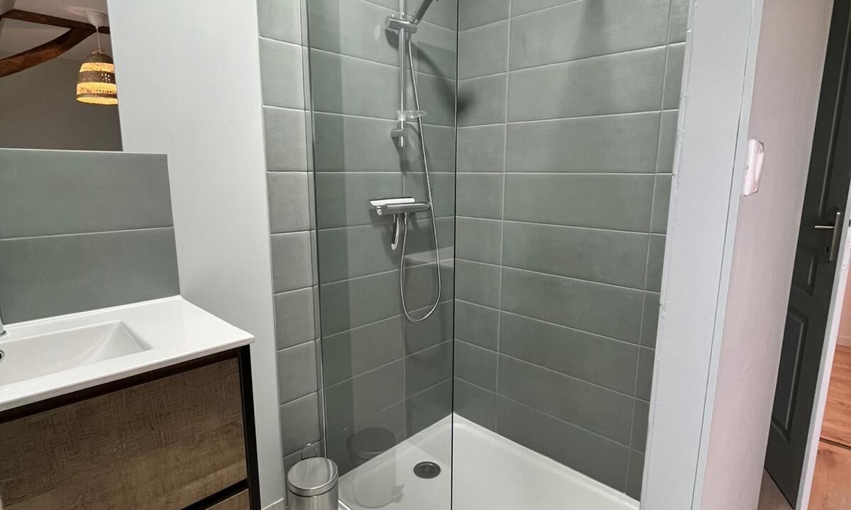 Photo of Bathroom in La Chapelle-sur-Loire