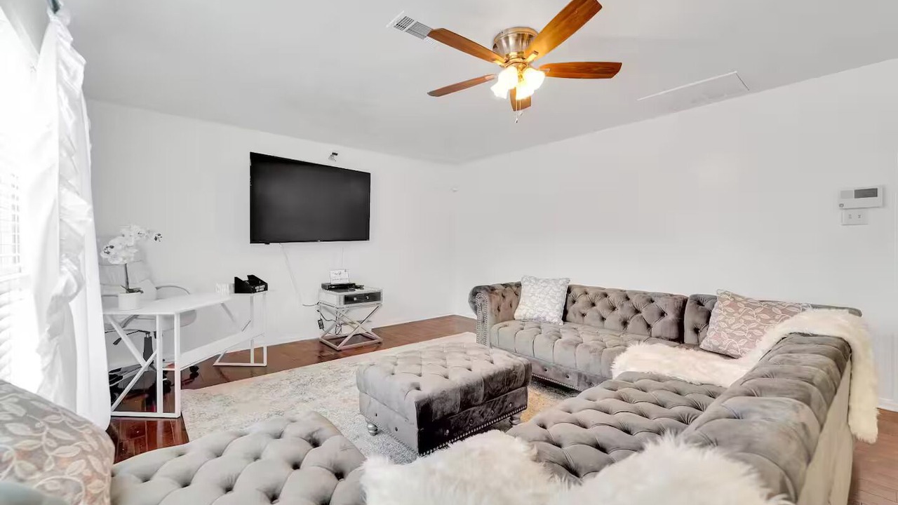 Photo of Livingroom in Houston