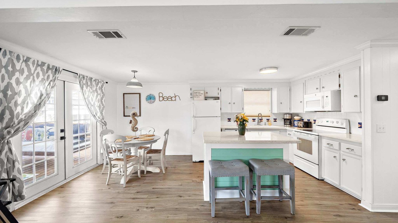 Photo of Kitchen in Terramar Beach
