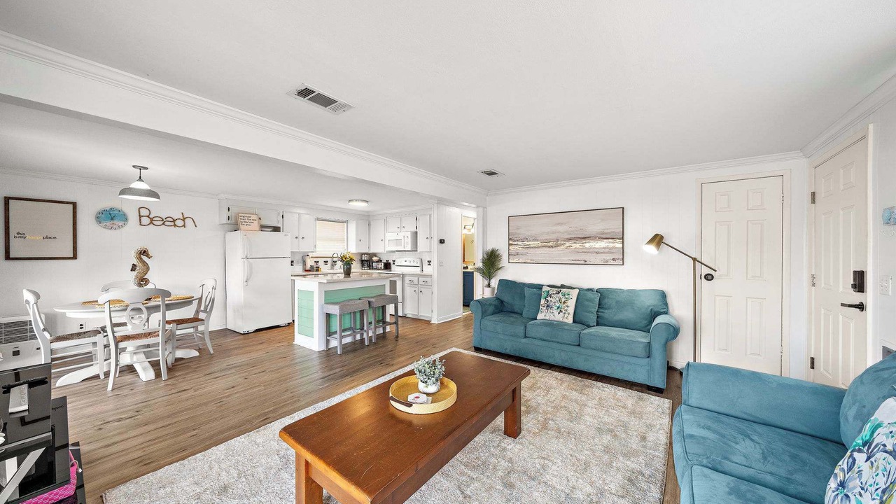 Photo of Livingroom in Terramar Beach