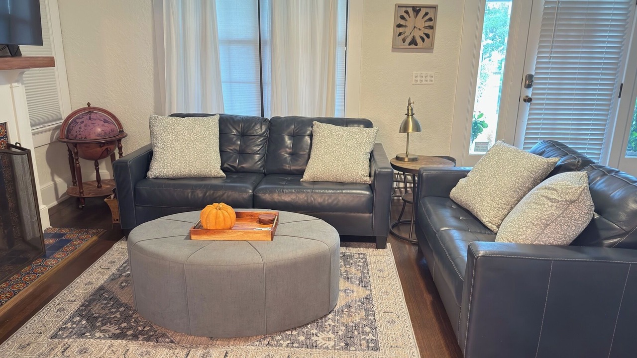 Photo of Livingroom in Northside