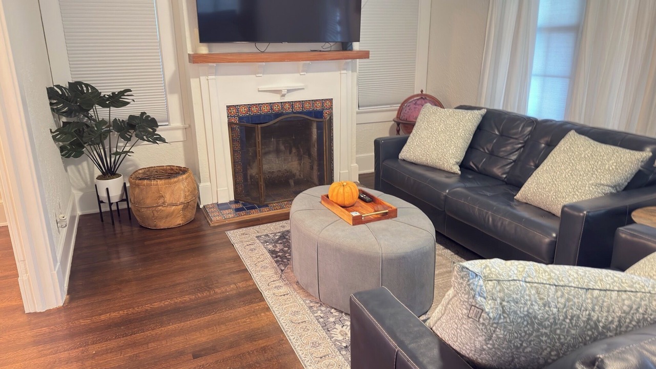 Photo of Livingroom in Northside