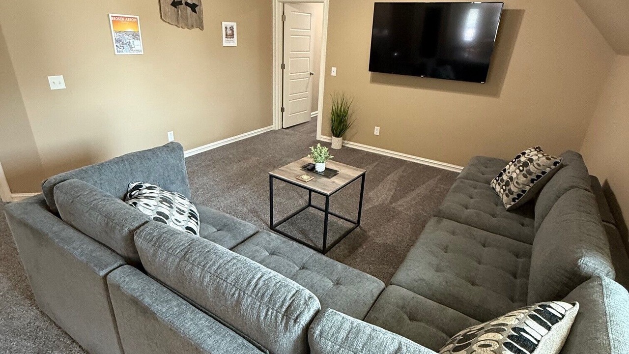 Photo of Livingroom in Broken Arrow