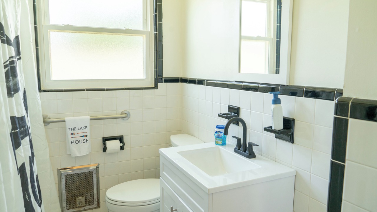 Photo of Bathroom in Hickory