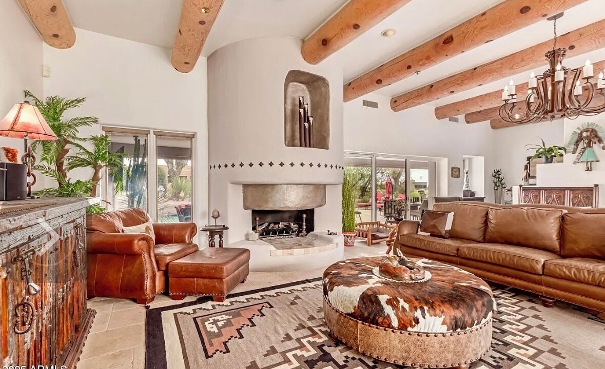 Photo of Livingroom in Desert Mountain