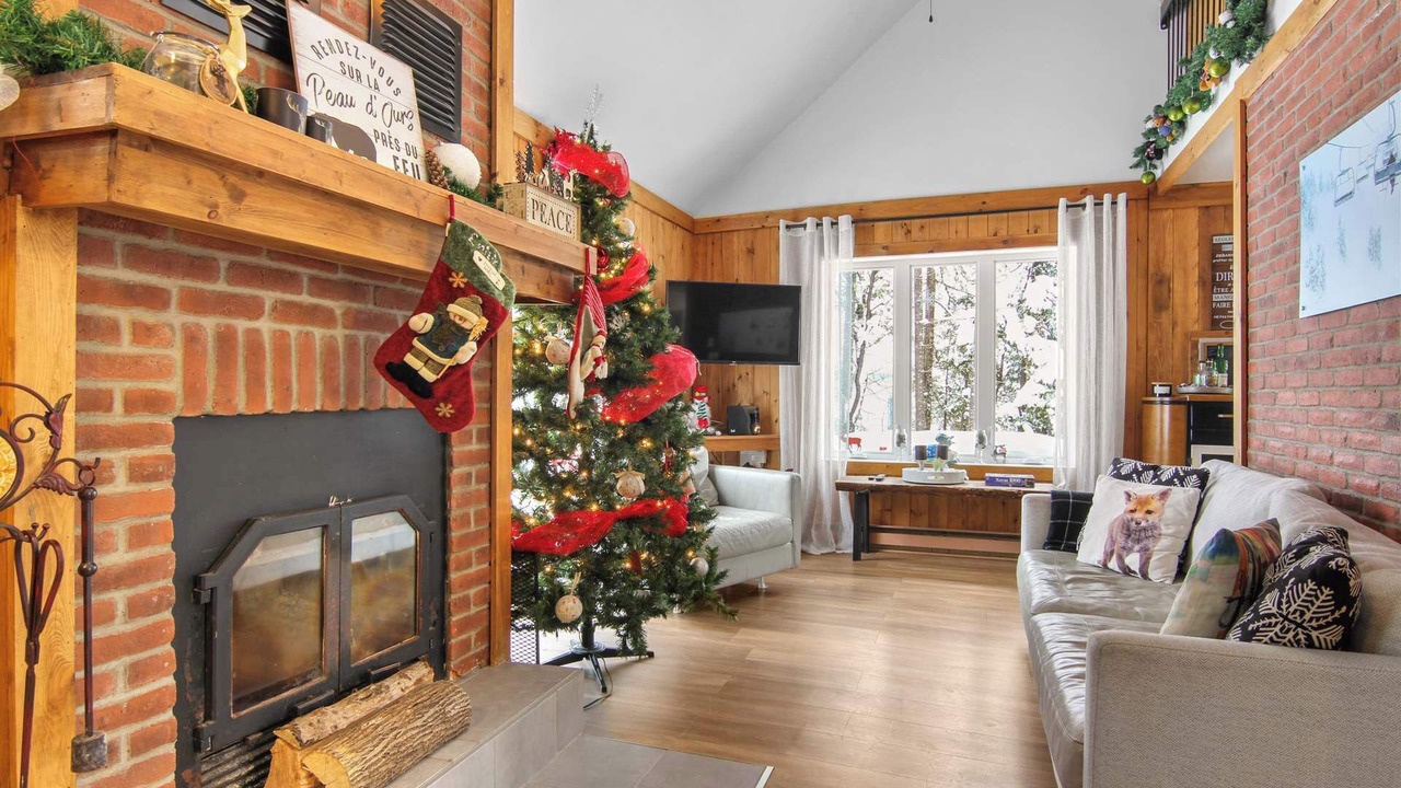 Photo of Livingroom in Saint-David-de-Falardeau