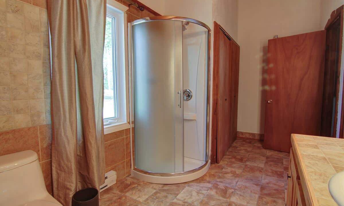 Photo of Bathroom in Saint-David-de-Falardeau