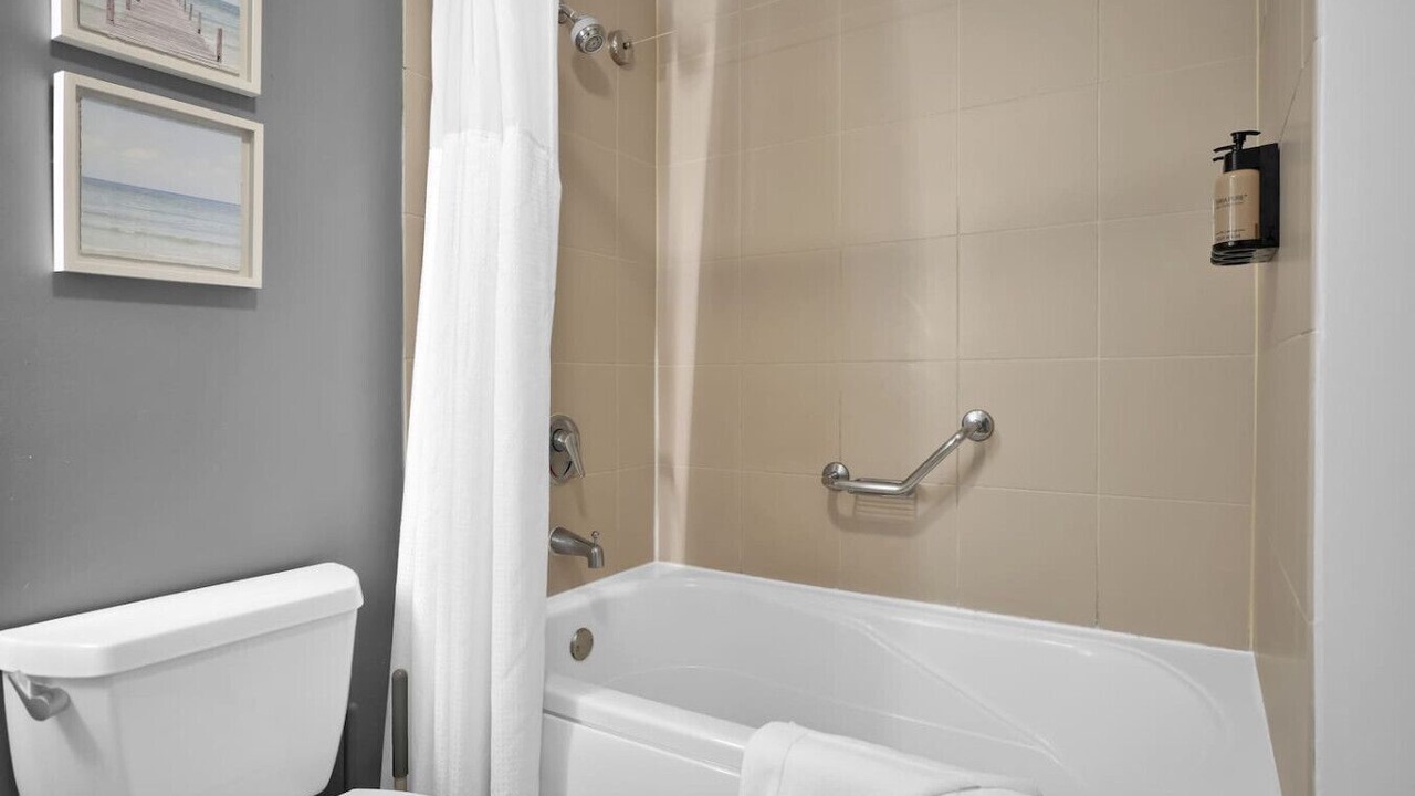 Photo of Bathroom in Coconut Grove