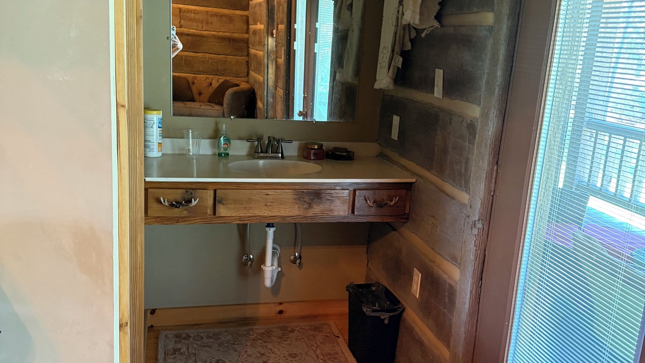 Photo of Bathroom in Duff