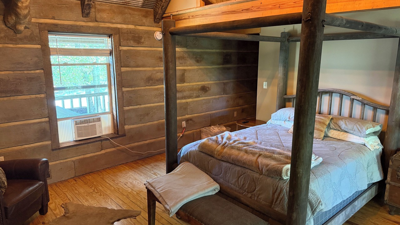 Photo of Bedroom in Duff