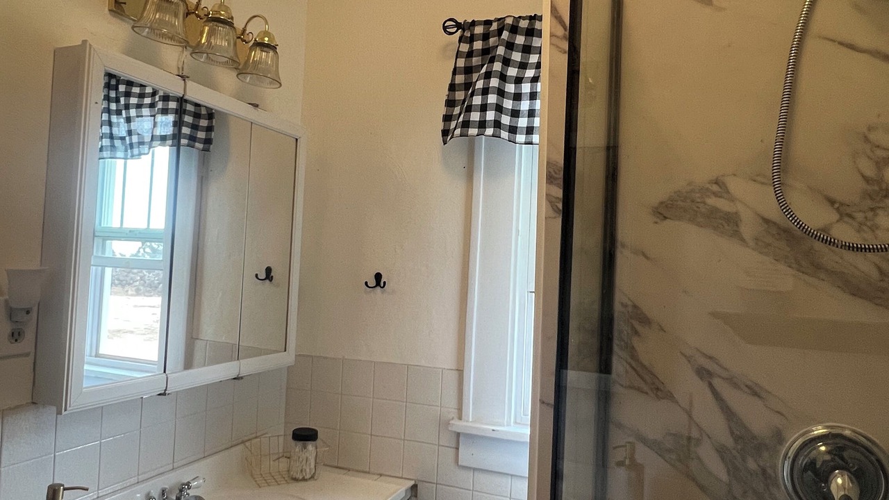 Photo of Bathroom in Rawlins County