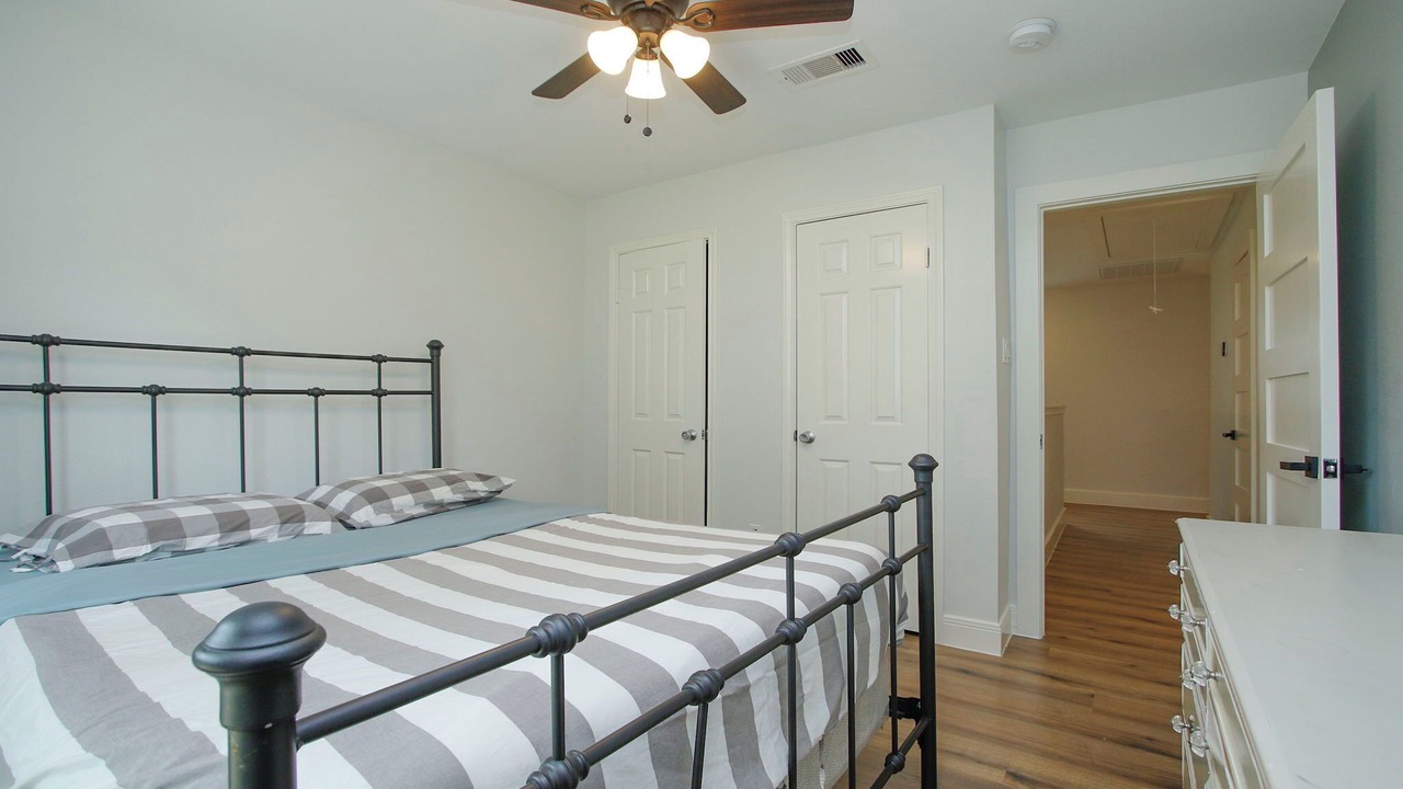 Photo of Bedroom in Panther Creek