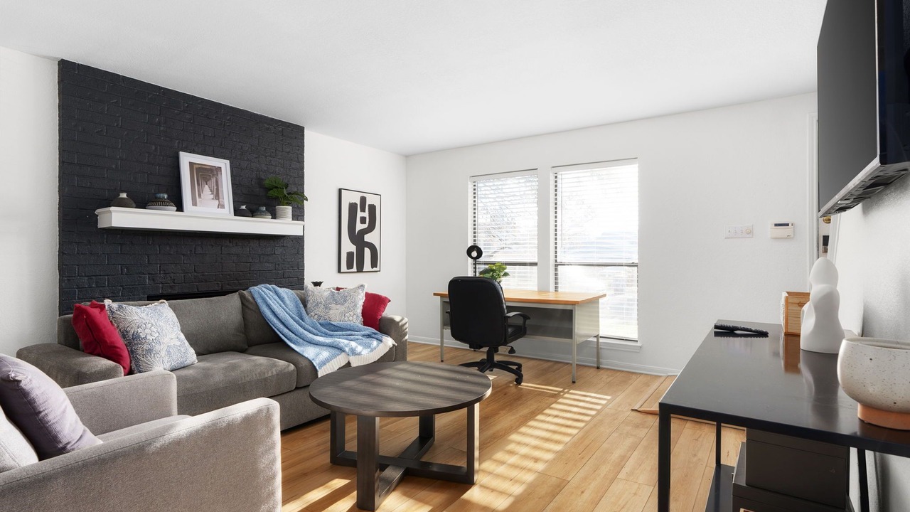 Photo of Livingroom in Highland Hills