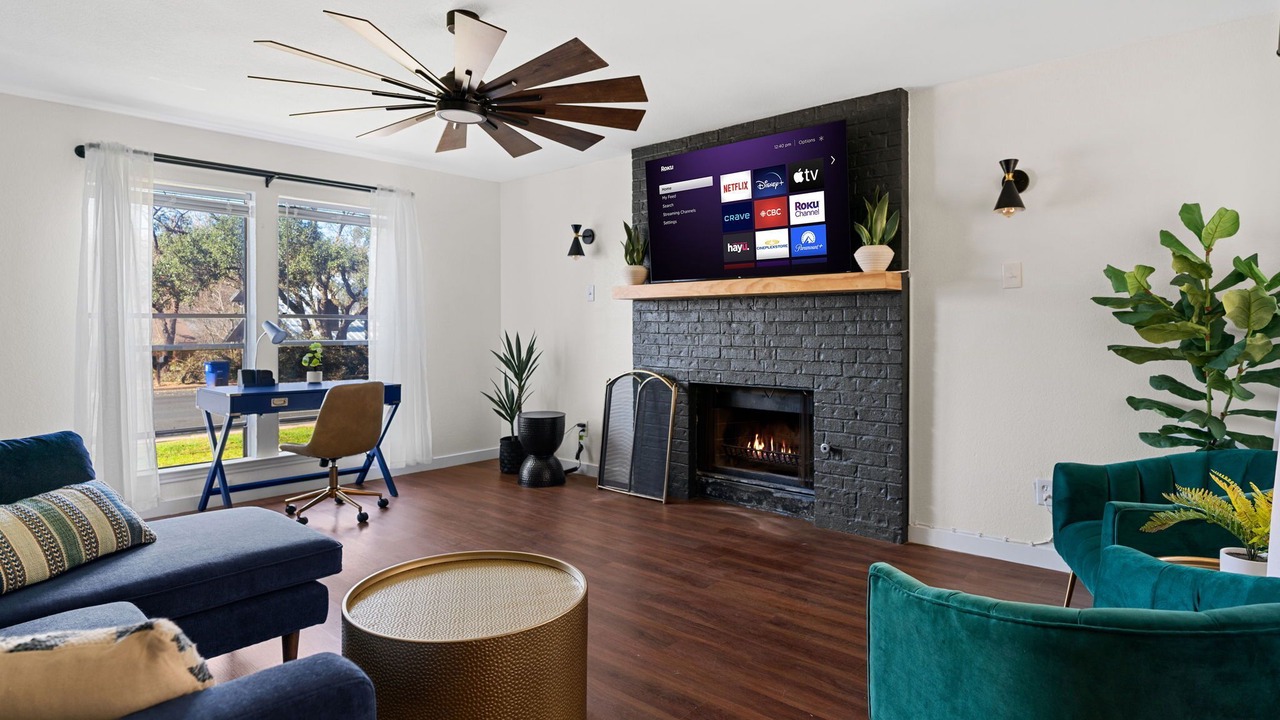 Photo of Livingroom in Highland Hills