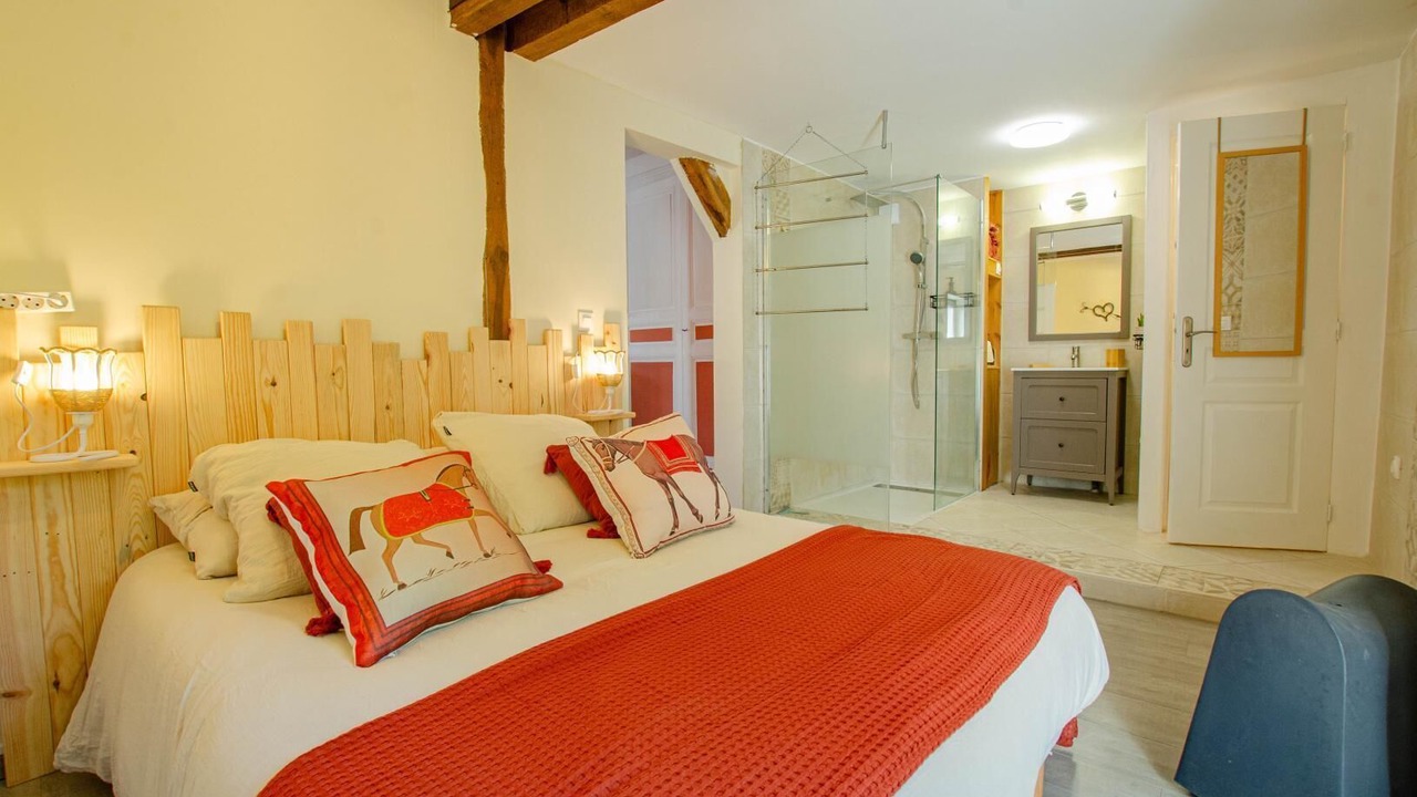 Photo of Bedroom in Loches-sur-Ource
