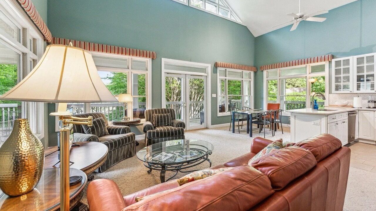 Photo of Livingroom in Chapel Hill