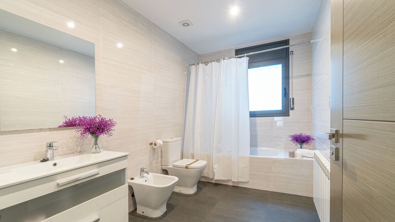 Photo of Bathroom in Figueres