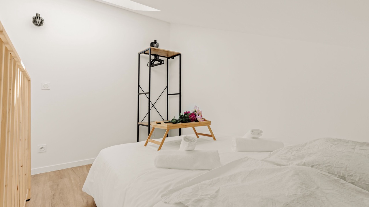 Photo of Bedroom in Decines-Charpieu