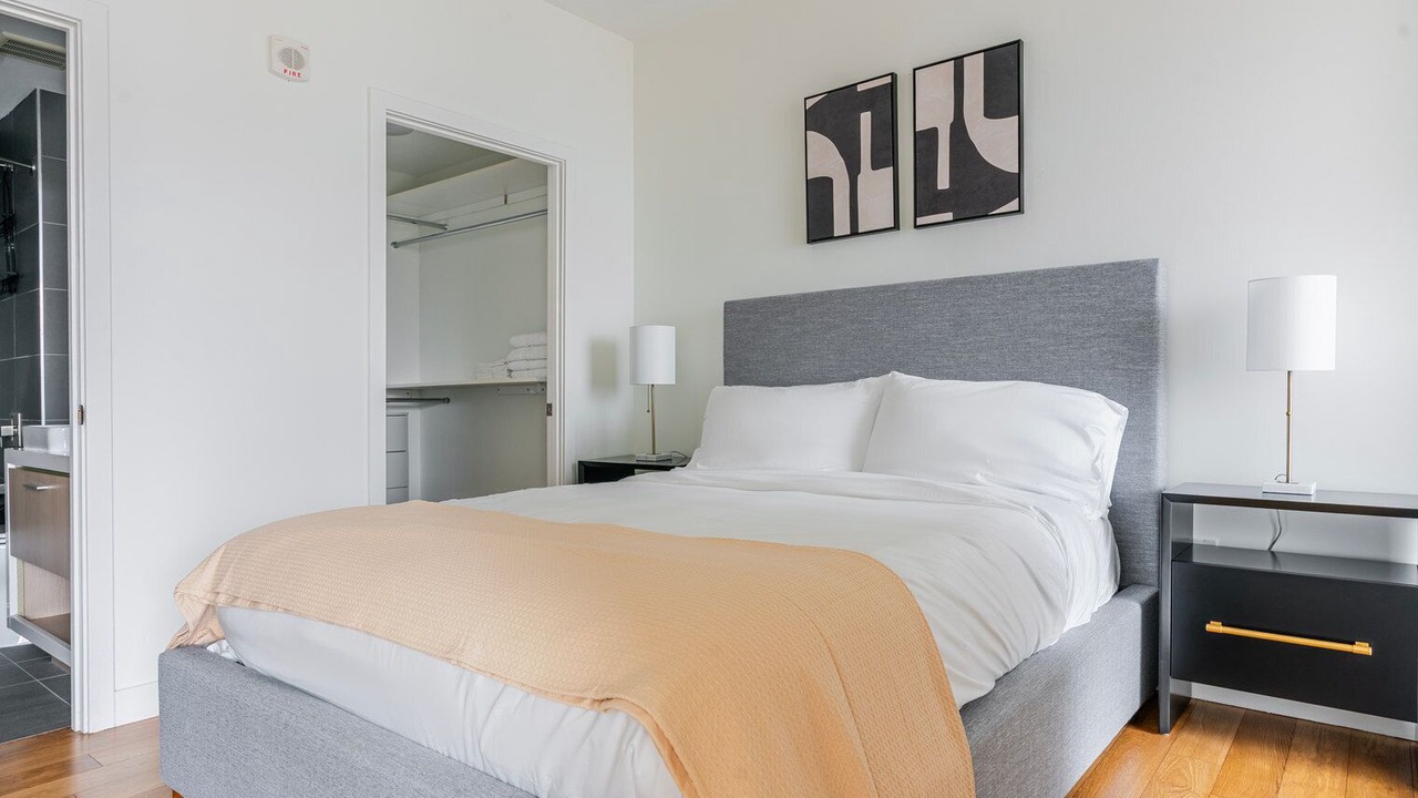 Photo of Bedroom in Navy Yard