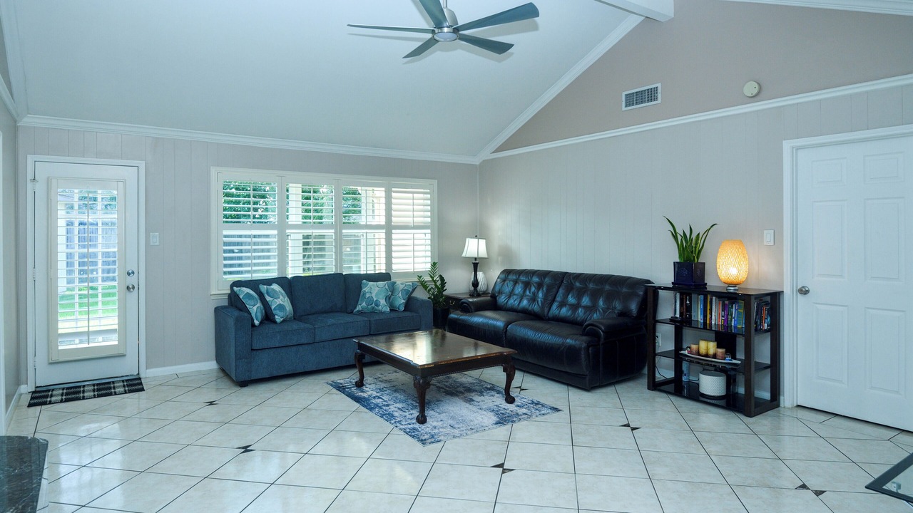 Photo of Livingroom in Meadows Place