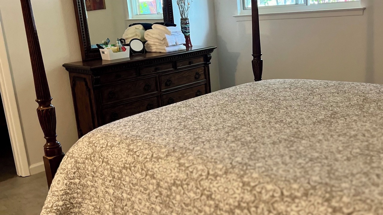 Photo of Bedroom in Alamedan Valley