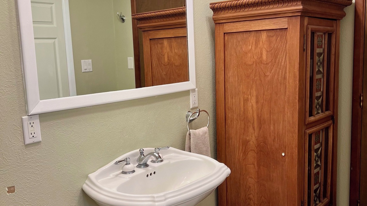 Photo of Bathroom in Alamedan Valley