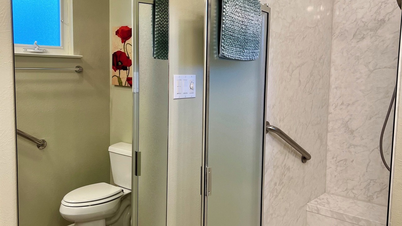 Photo of Bathroom in Alamedan Valley