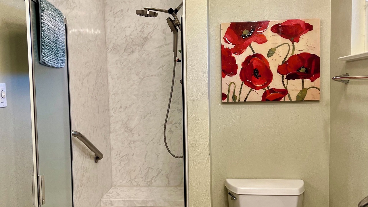 Photo of Bathroom in Alamedan Valley