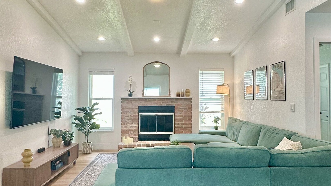 Photo of Livingroom in Eight Lakes