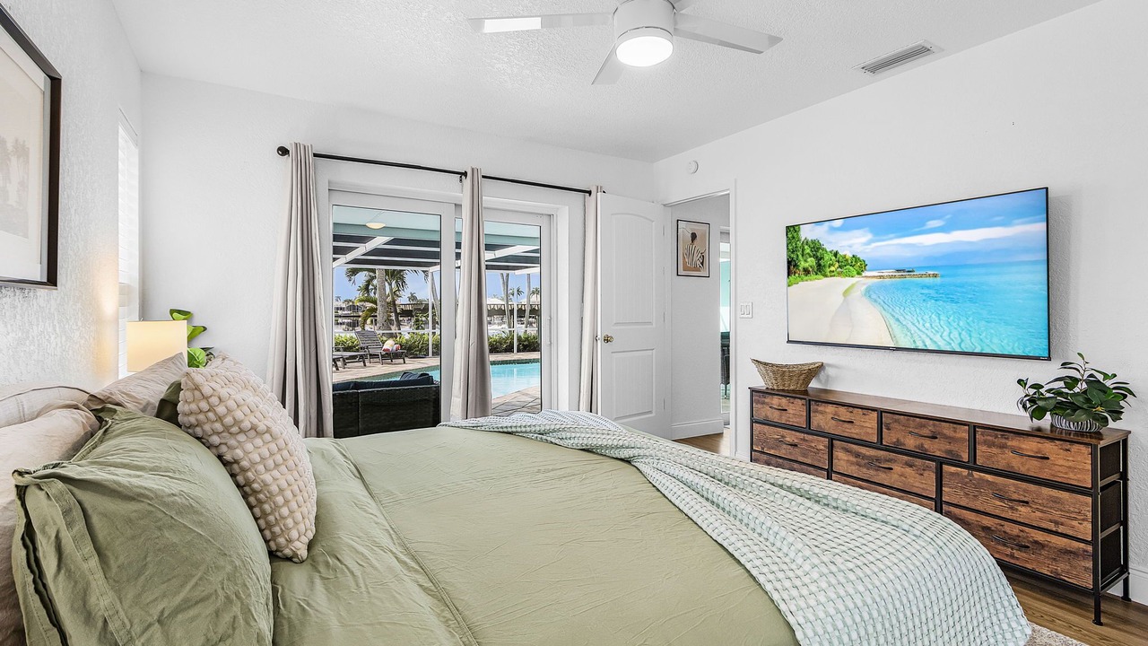 Photo of Bedroom in Eight Lakes