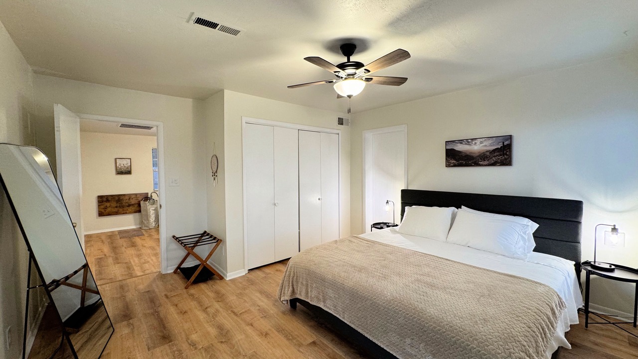 Photo of Bedroom in Roswell