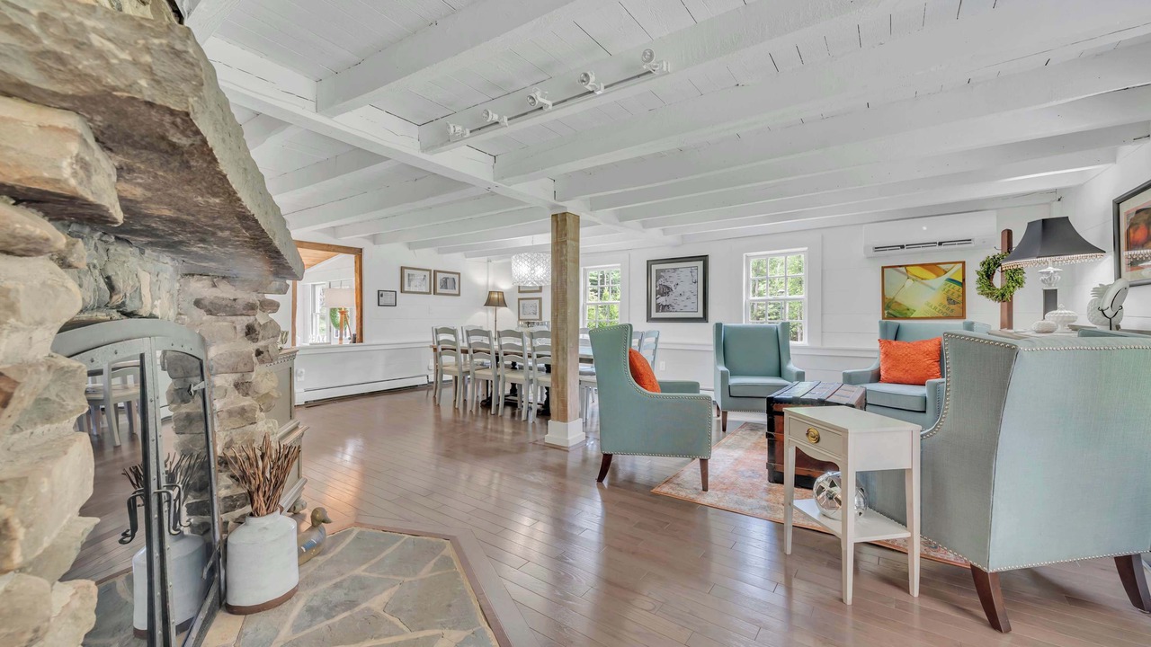 Photo of Livingroom in Rowland