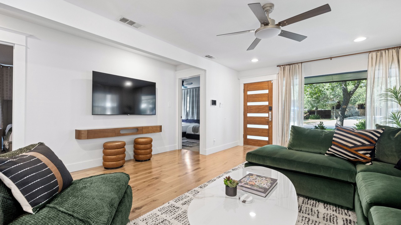 Photo of Livingroom in Barton Hills