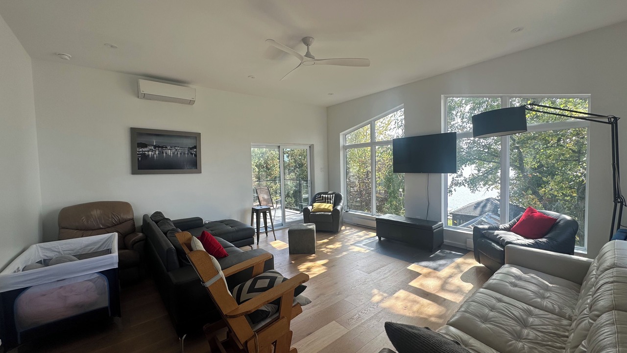Photo of Livingroom in Notre-Dame-de-Bonsecours