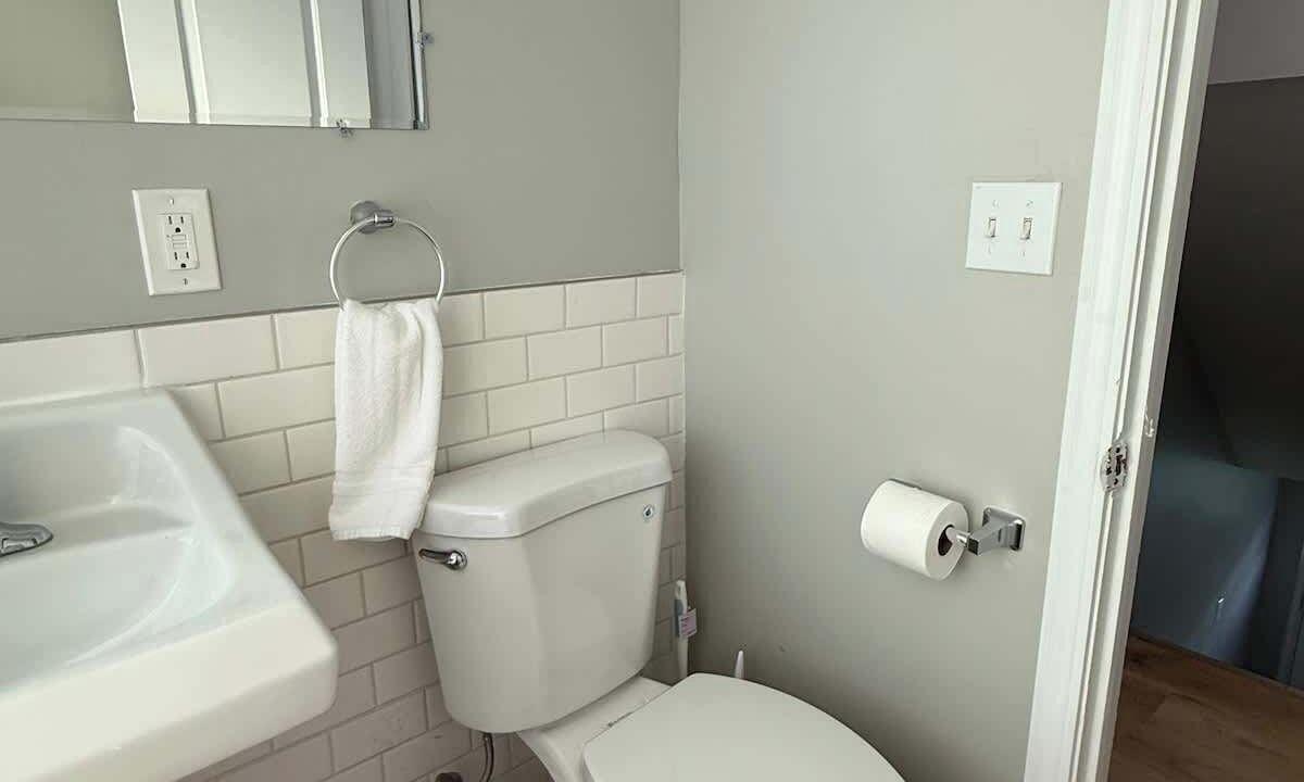 Photo of Bathroom in Joslyn Castle