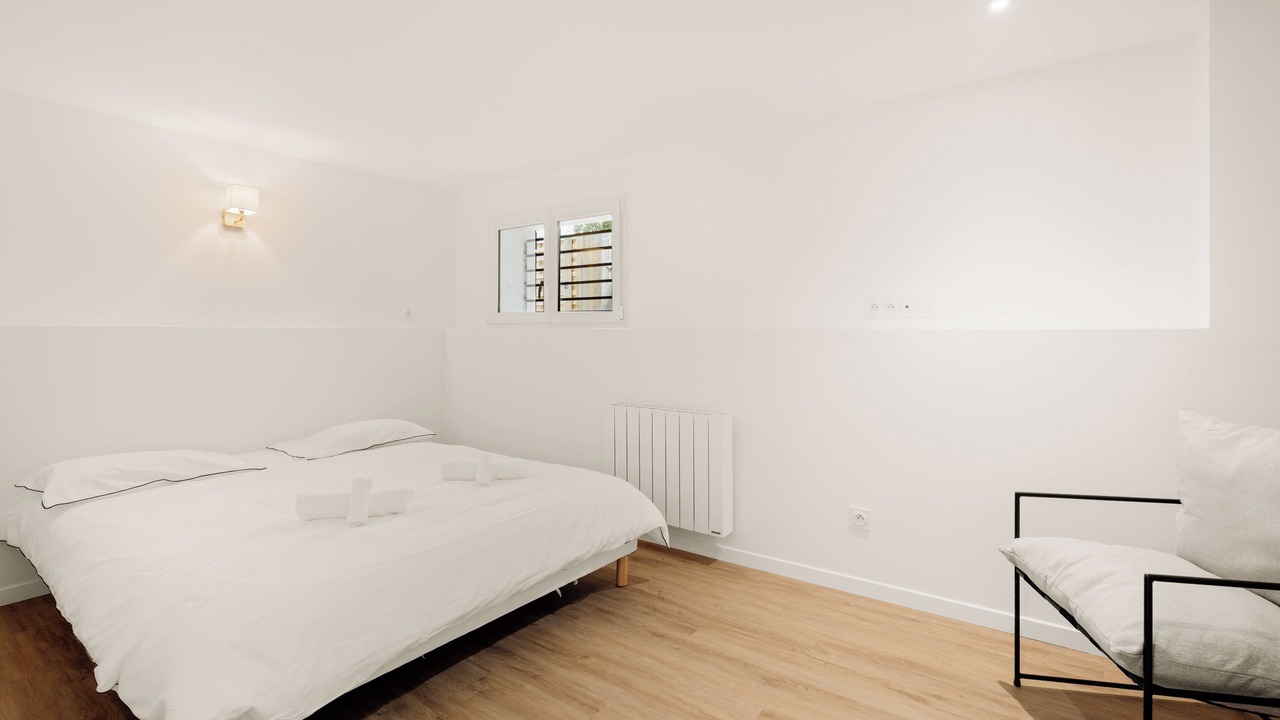 Photo of Bedroom in Decines-Charpieu
