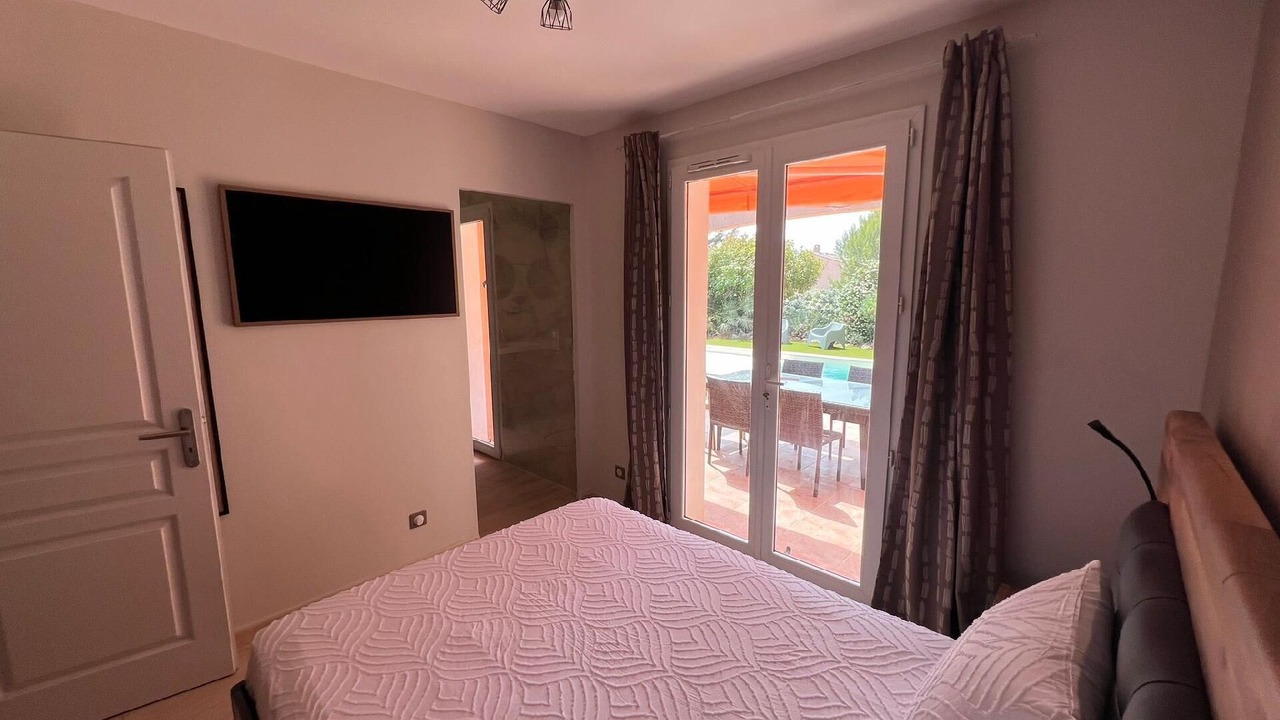 Photo of Bedroom in Taradeau