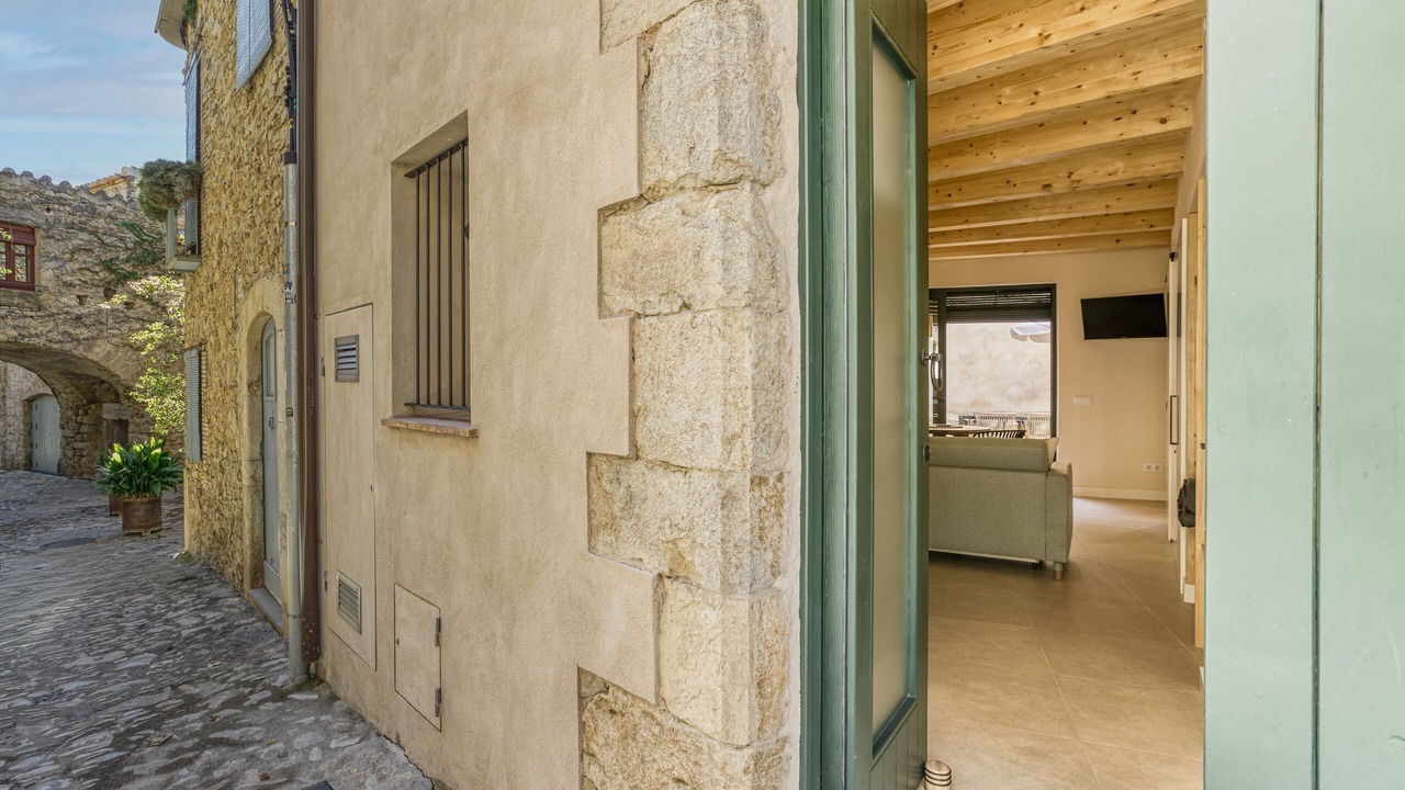 Photo of Outdoor in Peratallada
