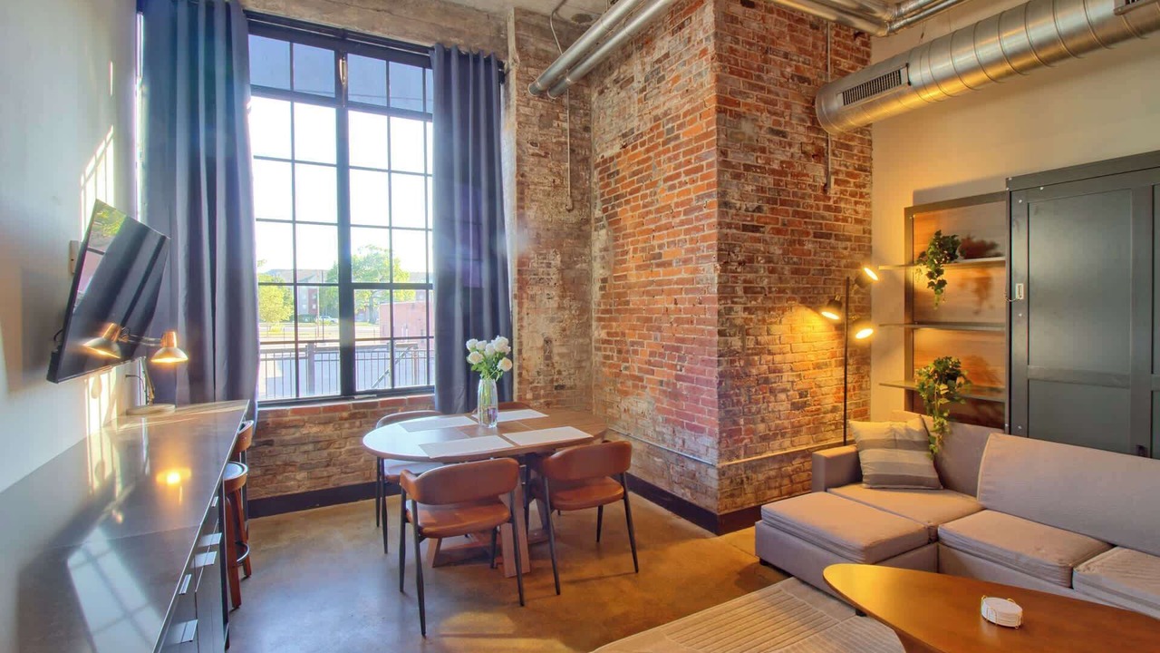 Photo of Livingroom in Midtown