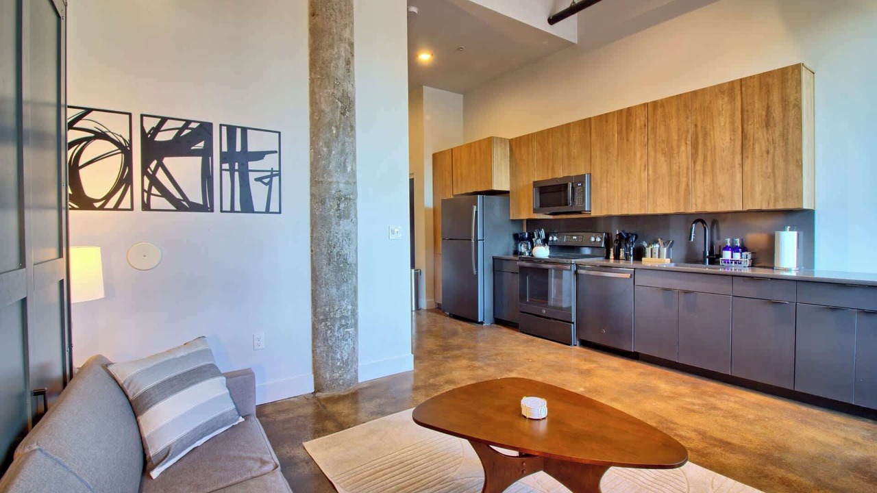 Photo of Livingroom in Midtown