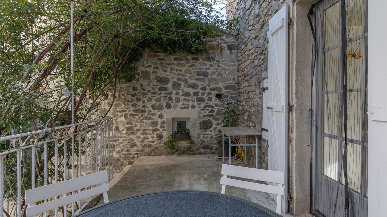 Photo of Patio Balcony in Gras