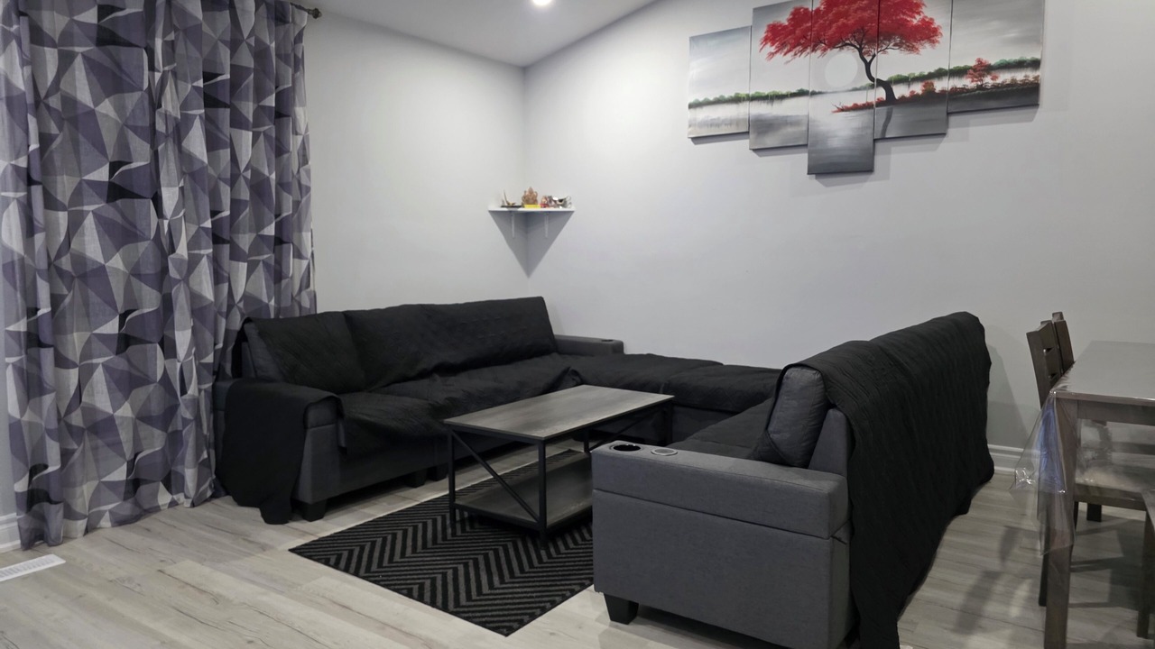 Photo of Livingroom in Oshawa