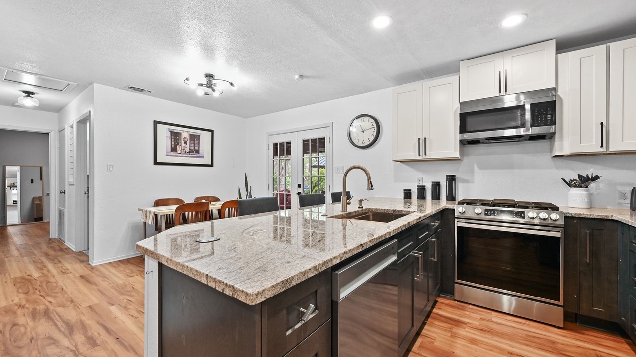 Photo of Kitchen in East Congress