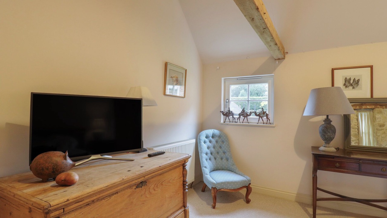 Photo of Livingroom in Five Oak Green