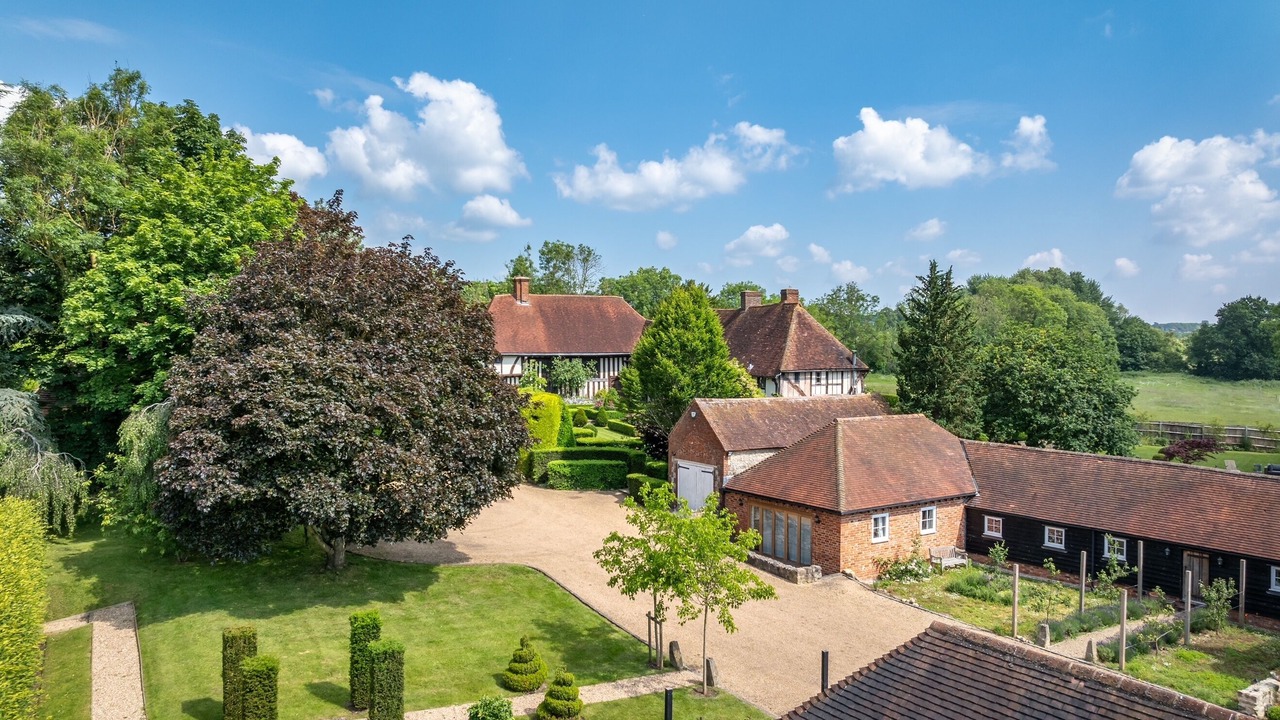 Photo of Outdoor in Five Oak Green