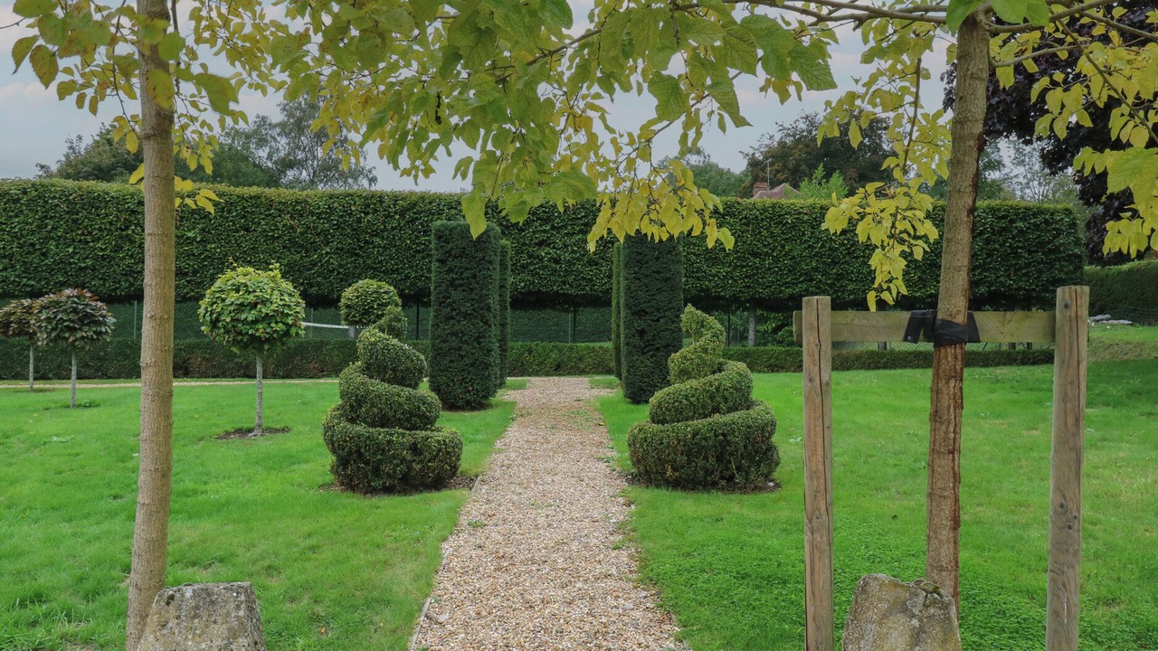 Photo of Outdoor in Five Oak Green