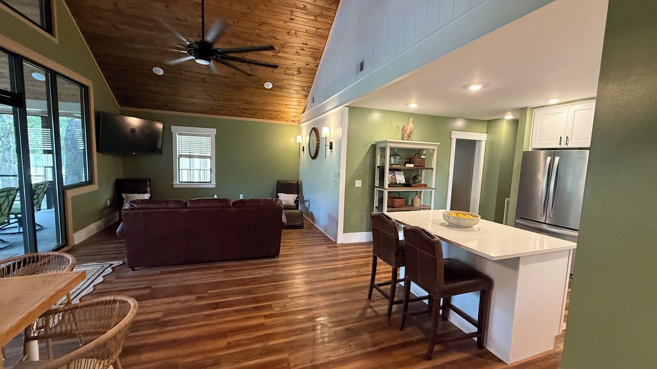 Photo of Livingroom in Eden